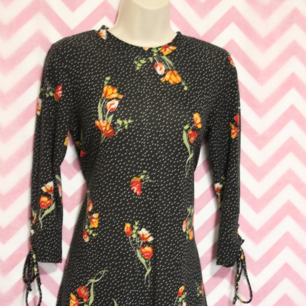 Pretty Black Dot Floral Tunic Size S